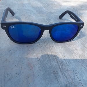 RAD RAYBAN NEW WAYFARER SUNGLASSES/POLARIZED
